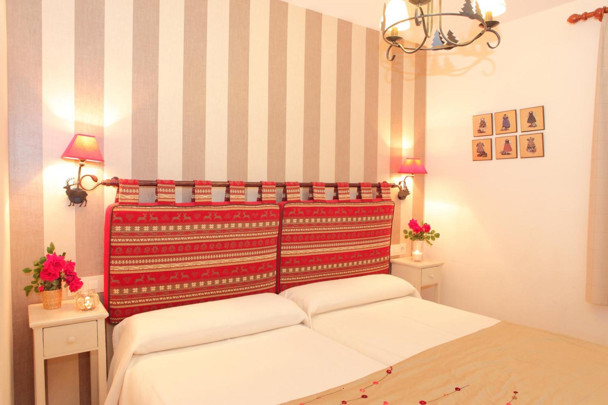 Sahun Apartamentos Alba Casa Alquesera מראה חיצוני תמונה