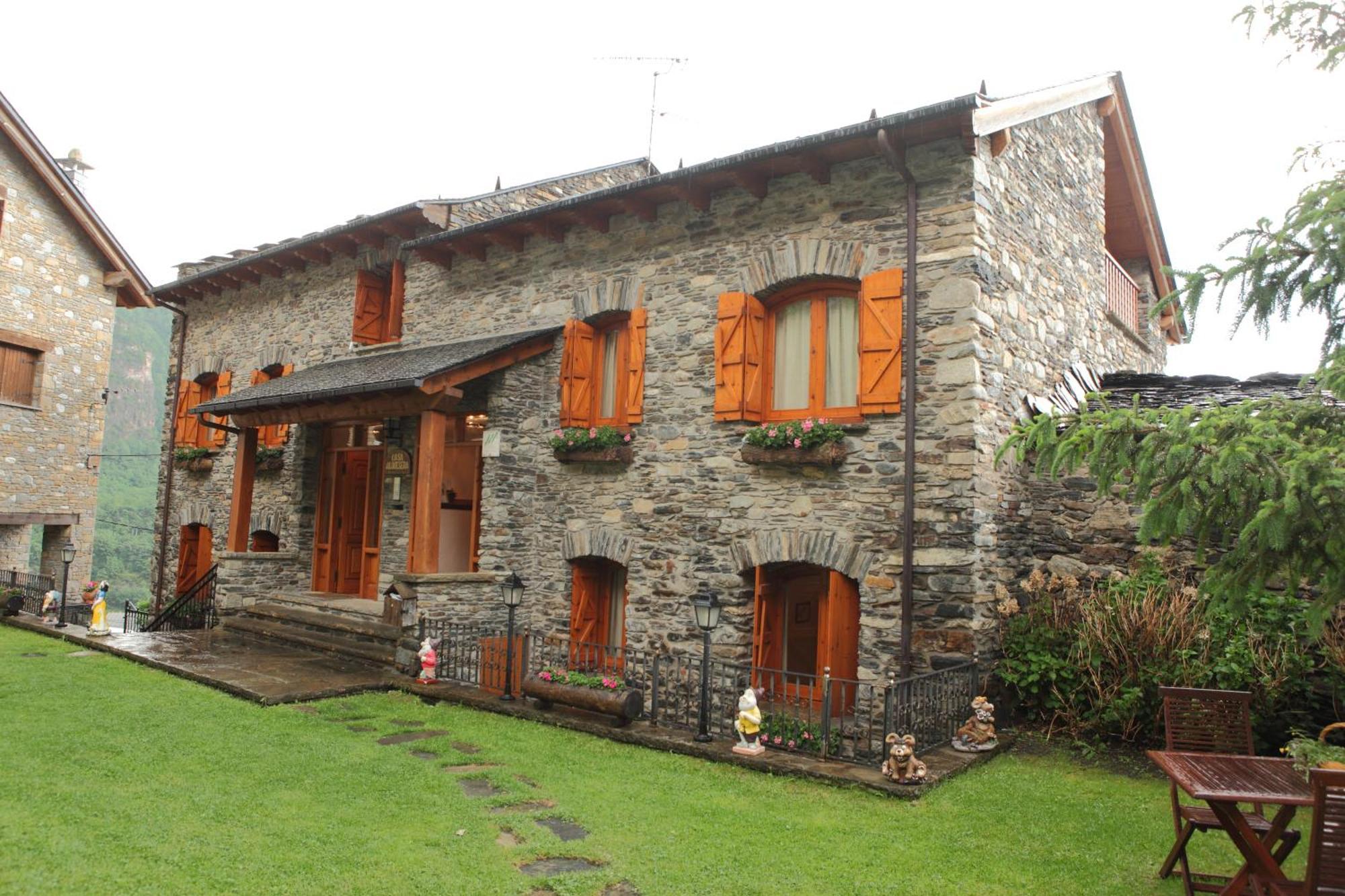 Sahun Apartamentos Alba Casa Alquesera מראה חיצוני תמונה